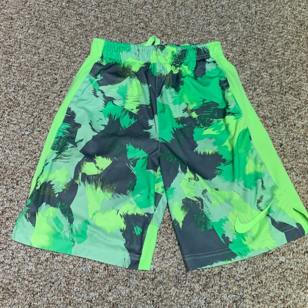 Nike shorts YL